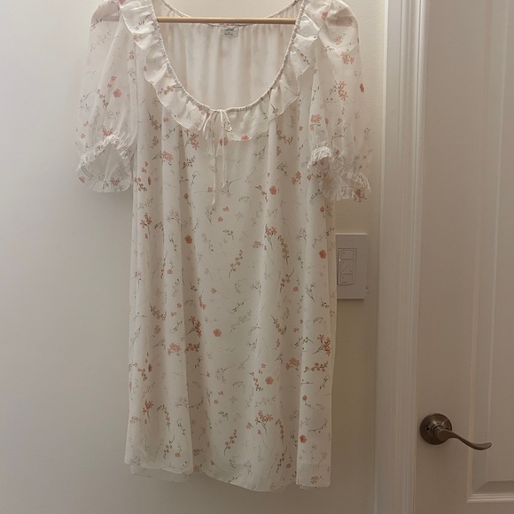 Wilfred Tops - Wilfred White Floral Blouse with Ruffle Trim